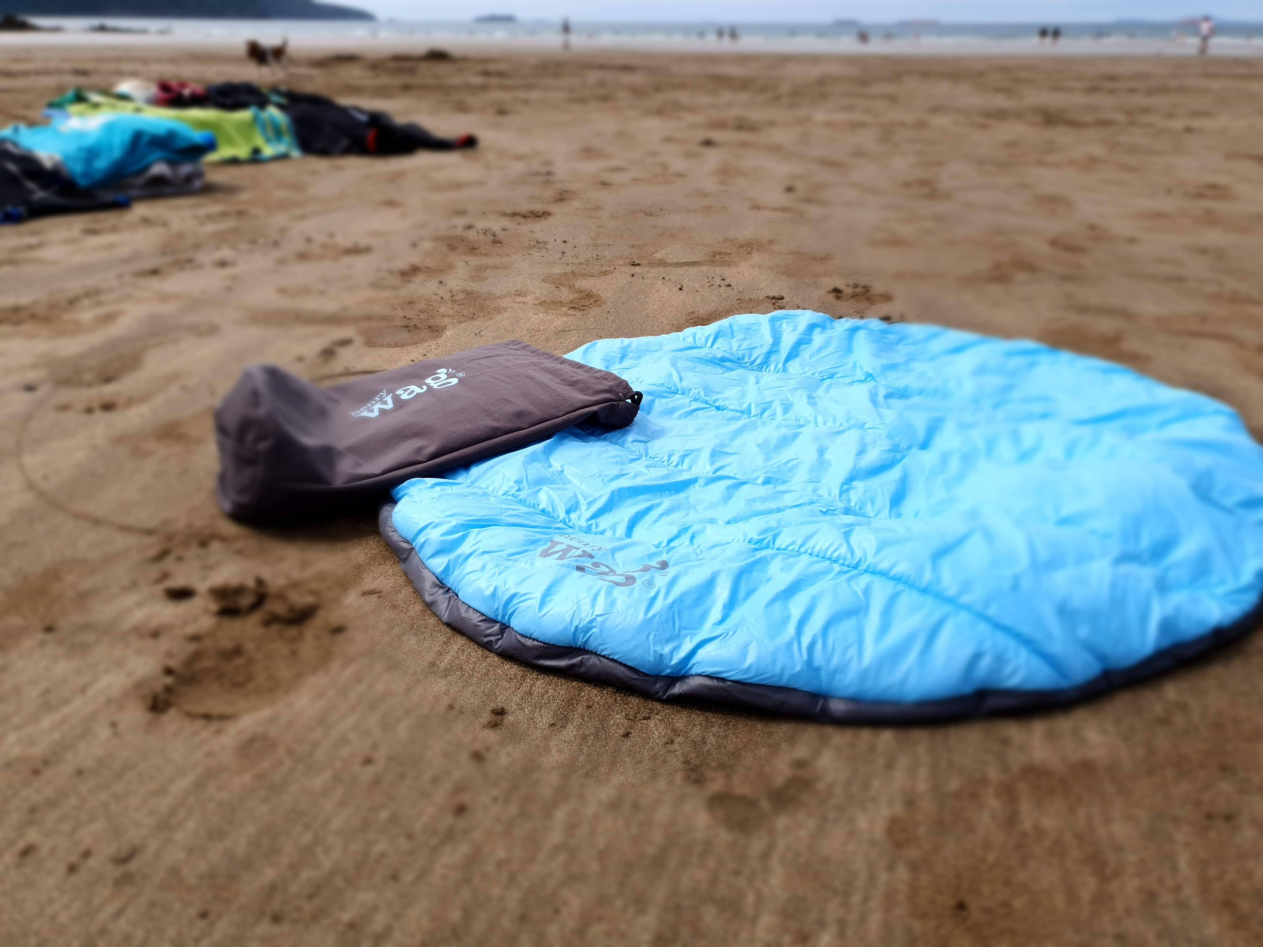 Henry Wag Alpine Travel Snuggle Dog Bed