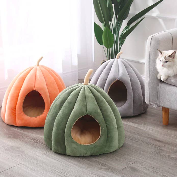 Pumpkin Shape Hooded Pet Bed House - Dark Grey